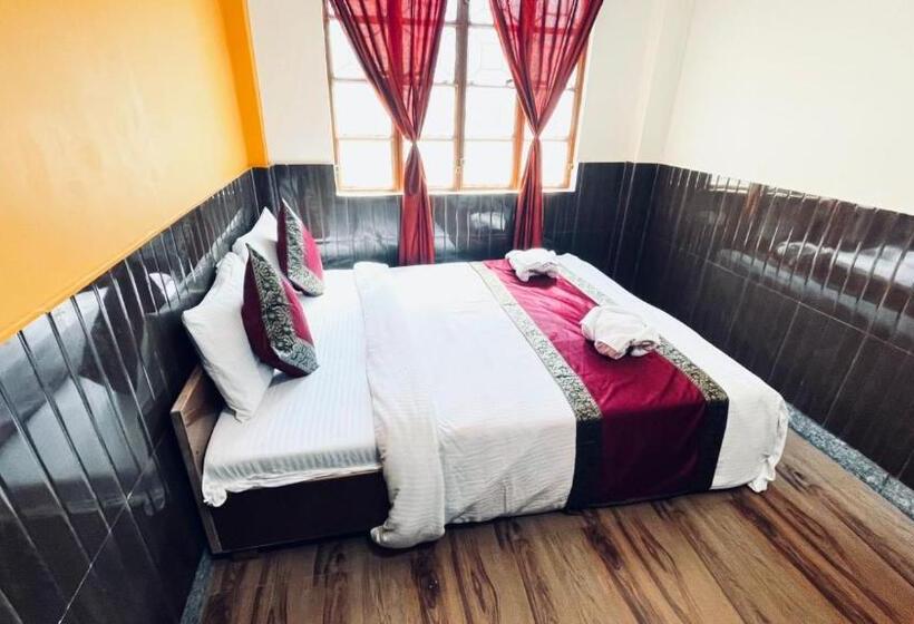 اتاق استاندارد, Family Guest House