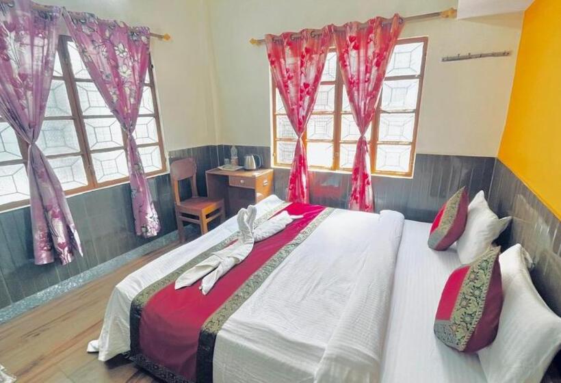 اتاق استاندارد, Family Guest House