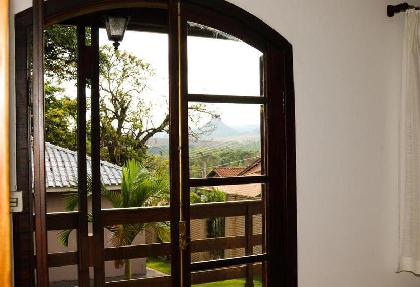 غرفة قياسية ثلاثية, Villa Donn'anna
