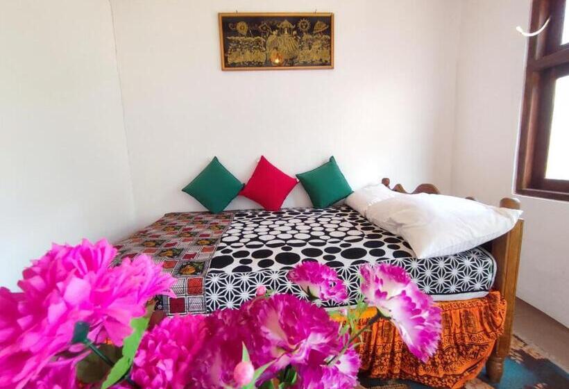 اتاق لوکس چهار تخته, Matota Family Villa