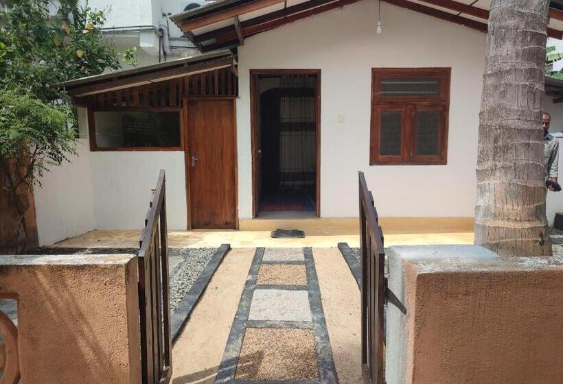 اتاق لوکس چهار تخته, Matota Family Villa