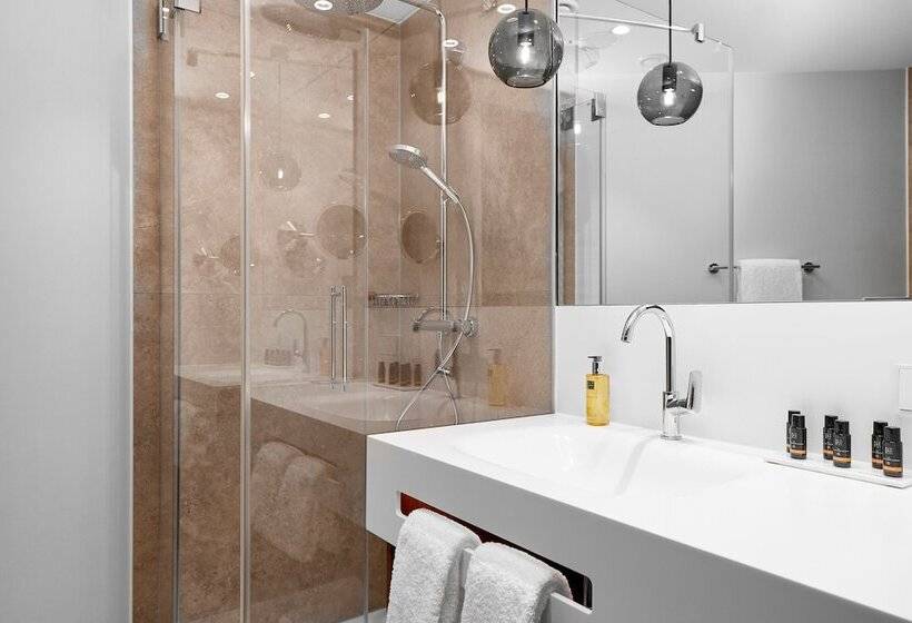 اتاق سوپریور با تخت بزرگ, Hyperion Hotel München