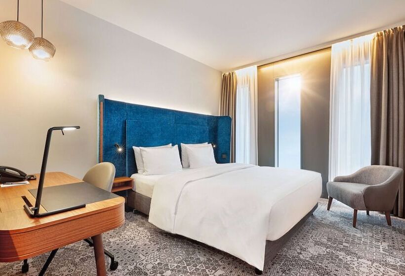 اتاق سوپریور با تخت بزرگ, Hyperion Hotel München