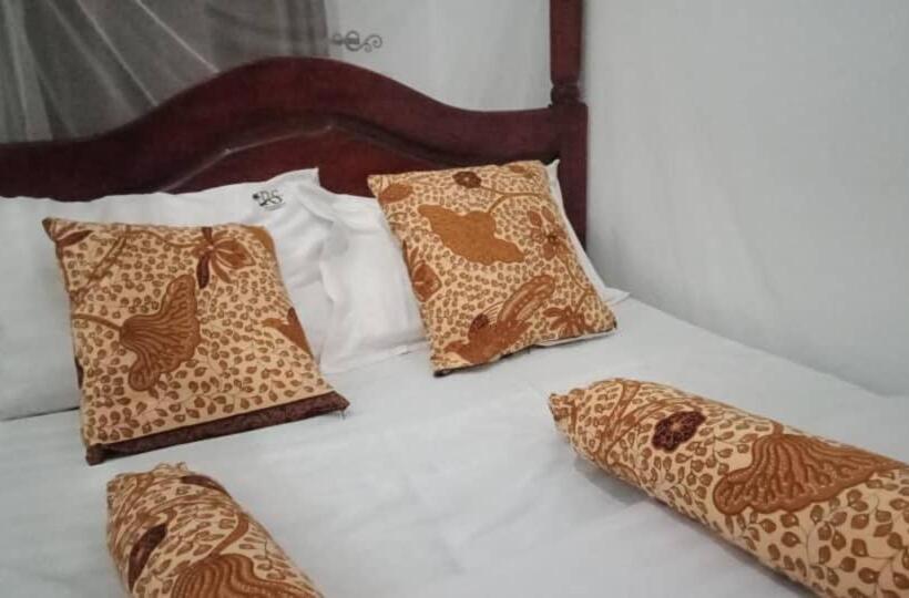اتاق استاندارد یک نفره, Riverside Resort Hotel Kabale