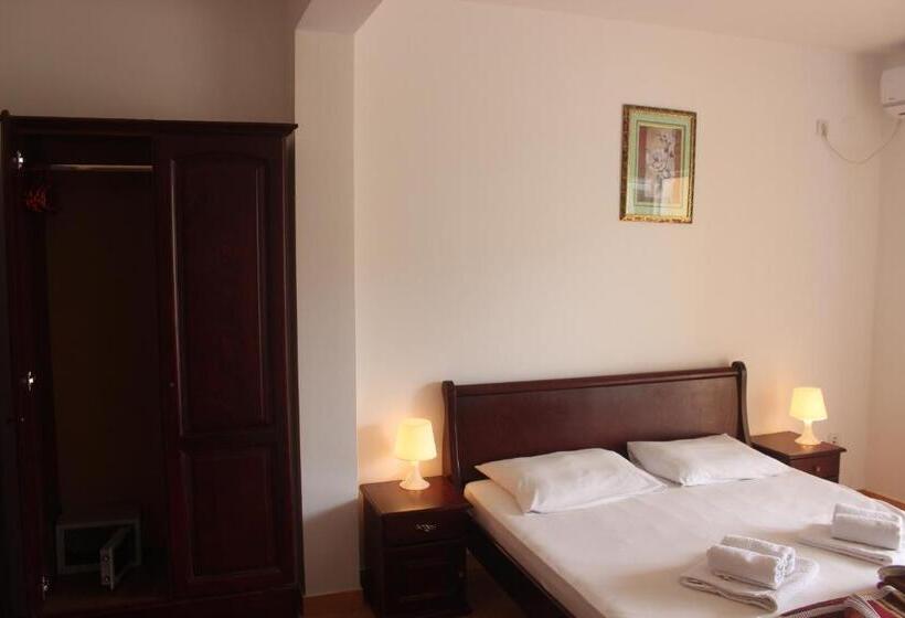 استودیو استاندارد با تراس, Nir Apartments Budva