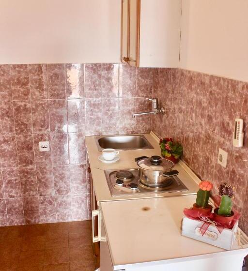 سوئیت 2 خوابه, Nir Apartments Budva