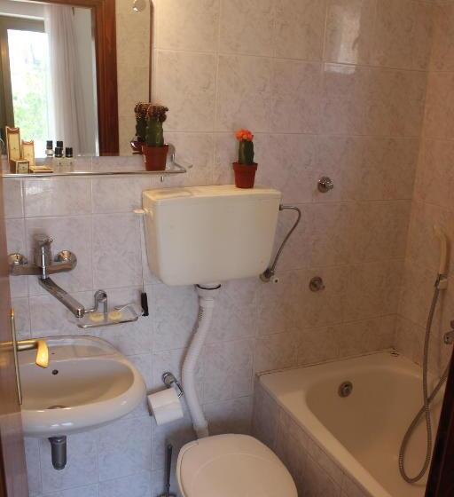 اتاق استاندارد با چشم‌انداز باغ, Nir Apartments Budva