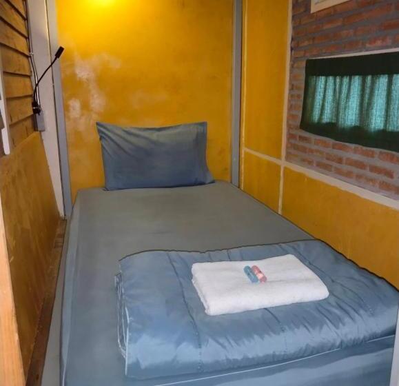 Quarto Economy, Time Sabai 32
