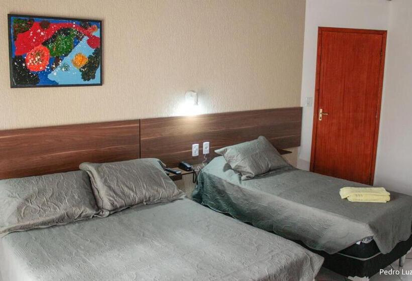 Номер Стандарт Трехместный, Halloween Inn Penedo