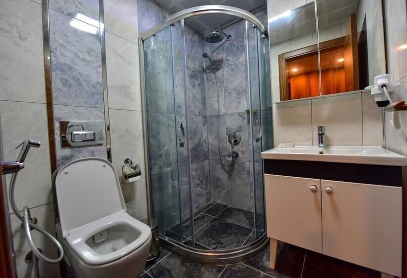 Superior suite with river view, Vadi̇ Uzungöl
