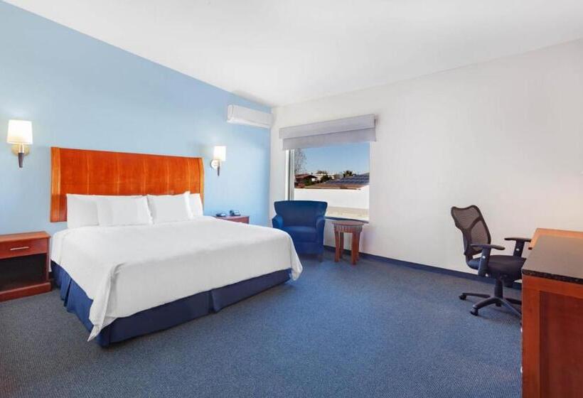 스위트 킹사이즈 침대, Days Inn By Wyndham Piedras Negras