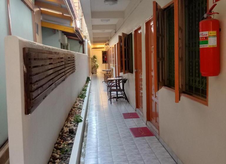 اتاق اکونومی, Plaza Huahin