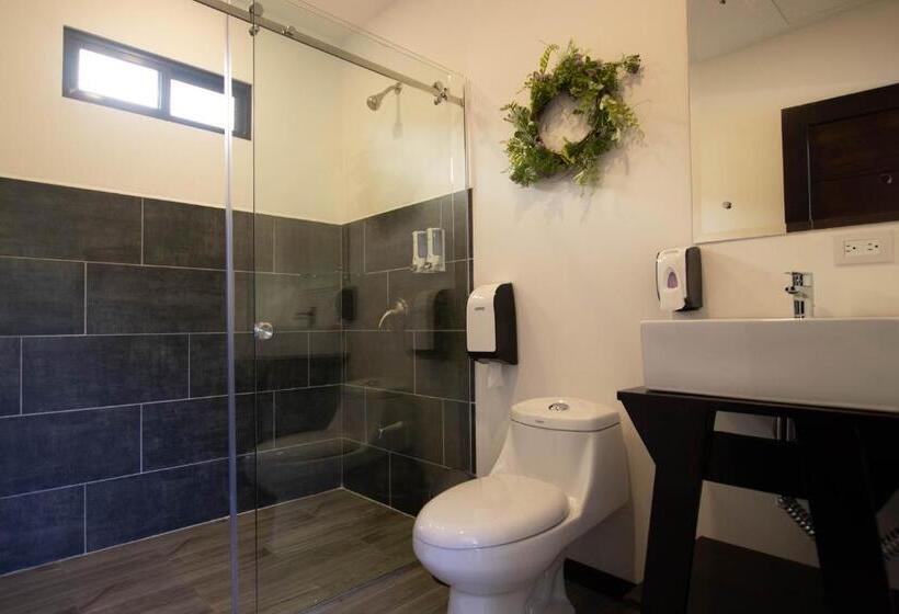 Семейный Номер Вид на Горы, Burbi Lake Lodge Monteverde