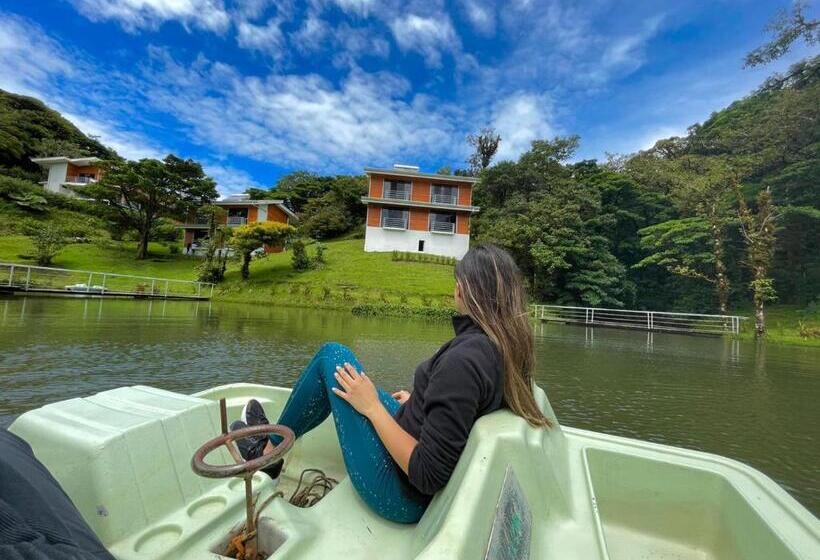Номер Стандарт с Балконом, Burbi Lake Lodge Monteverde