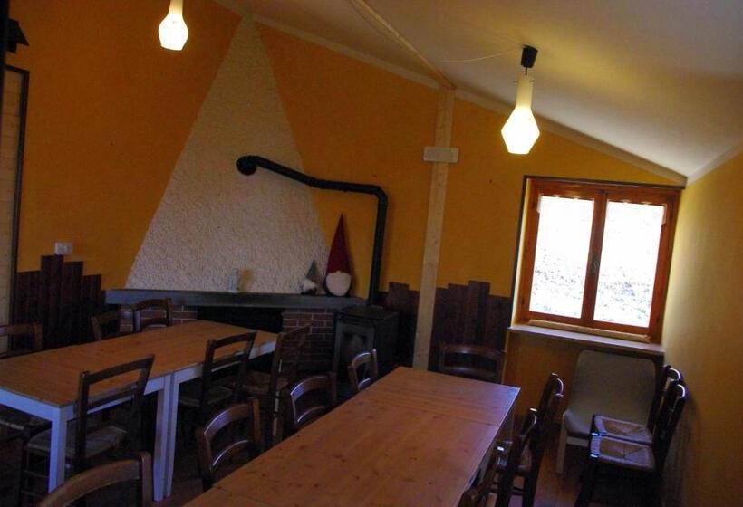 Четырехместный номер эконом класса с общей ванной комнатой, Rifugio Maraman