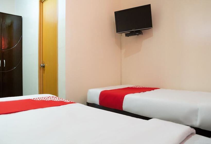 Quarto Estandar, Oyo 153 Monclaire Suites