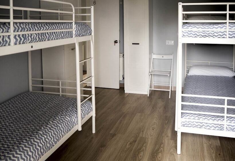 Camera Quadrupla Standard Bagno Condiviso, Hostel Once Nudos