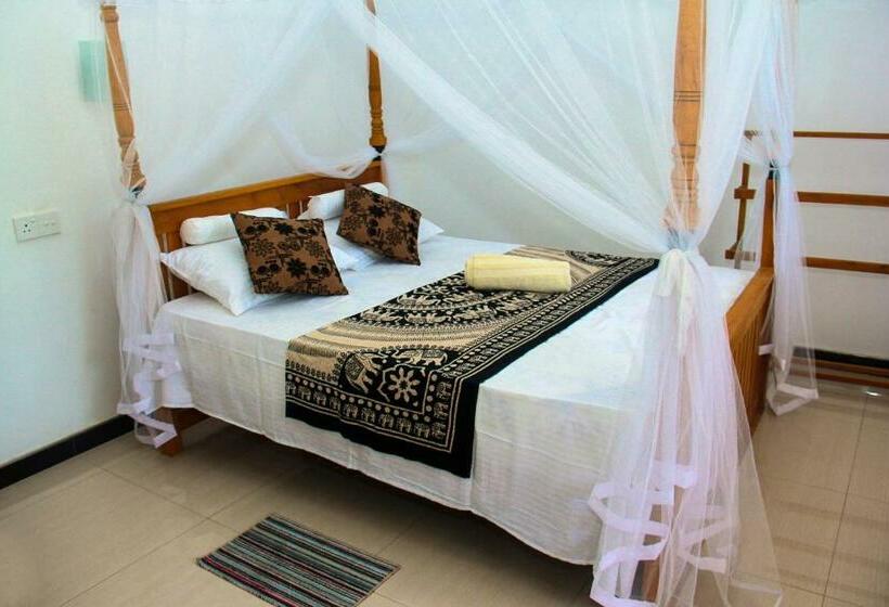 اتاق استاندارد, Thusitha S Nest