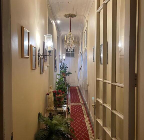 غرفة قياسية, Casa Dos Leones