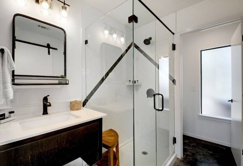 Хижина, Lucky Arrow Retreat  Dripping Springs