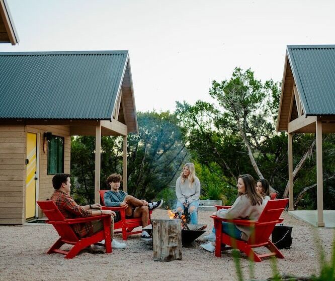 Хижина, Lucky Arrow Retreat  Dripping Springs