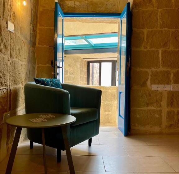 سوییت خانوادگی, Ta Pinu Guesthouse