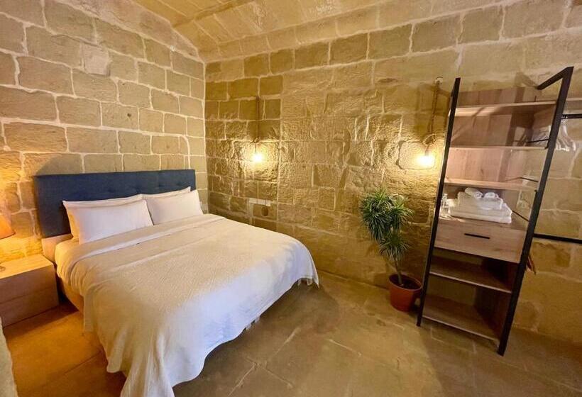 اتاق استاندارد با تراس, Ta Pinu Guesthouse