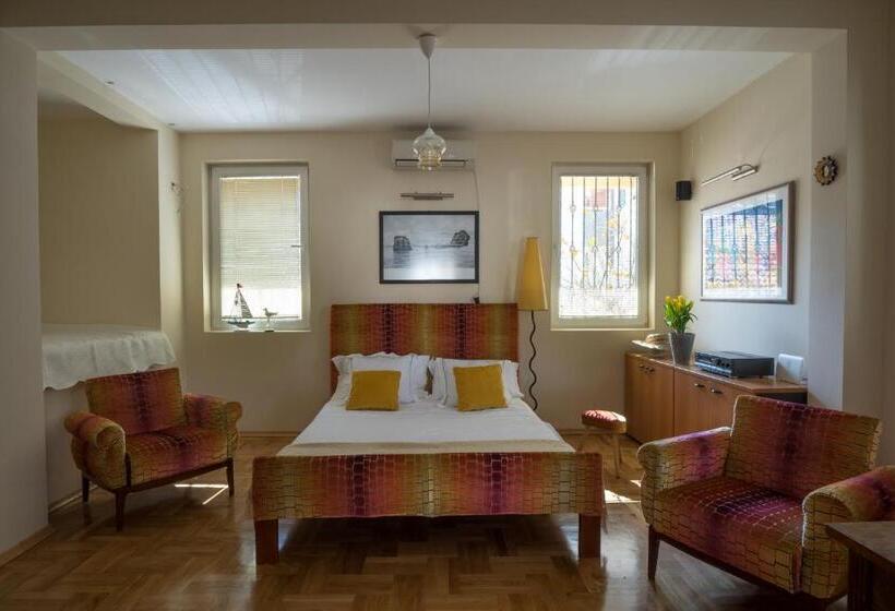 Deluxe Suite King Bed, Astakos Apartments Budva