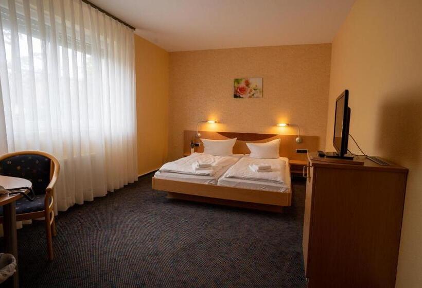 Номер Стандарт, Warias Hotel & Restaurant