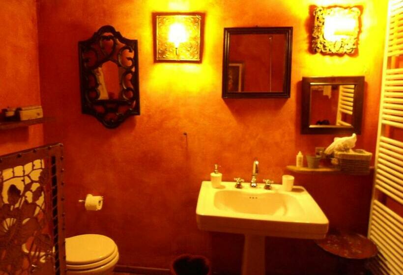 Номер Стандарт с Балконом, Locanda Dei Melograni