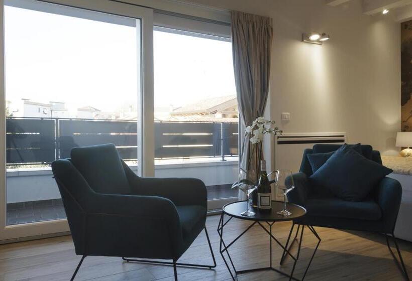 سوئیت جونیور با تراس, Tiamo Modern Design Guest House