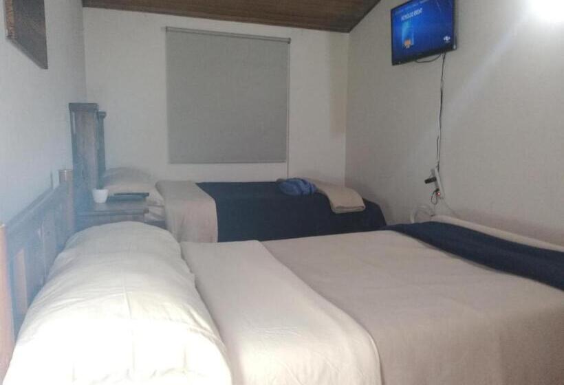 Habitación Triple Comfort, Hostal Norma101