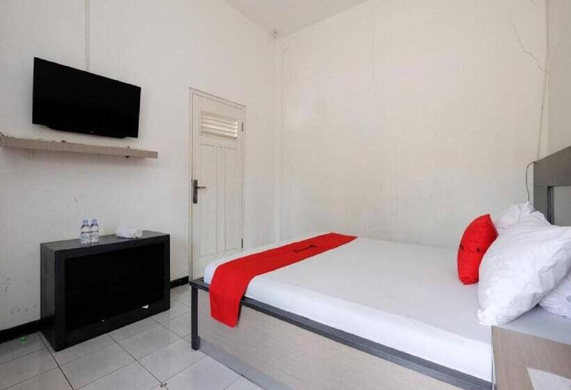 Номер Deluxe, Reddoorz Near Moro Mall Purwokerto