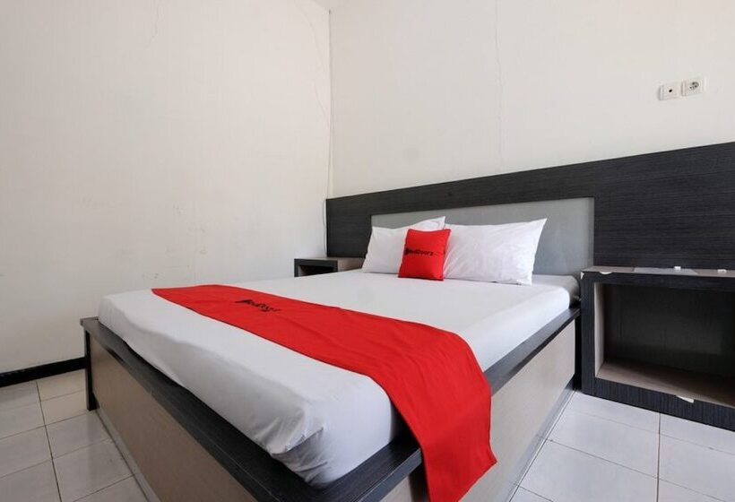 Номер Deluxe, Reddoorz Near Moro Mall Purwokerto