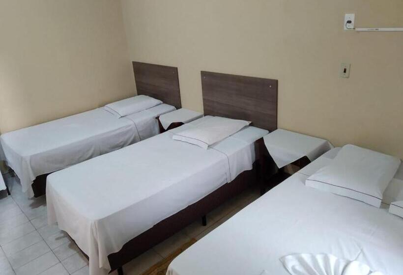 디럭스 4인 룸, Frontier Palace
