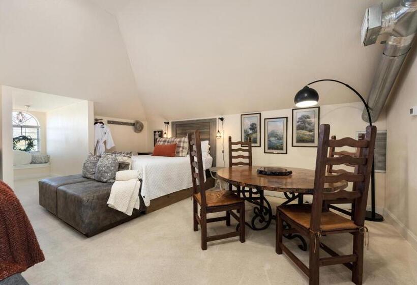 Family Suite, The Plantation House Boutique Inn