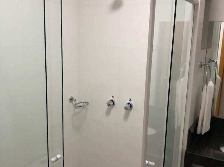 Quarto Estandar Individual, Matrix
