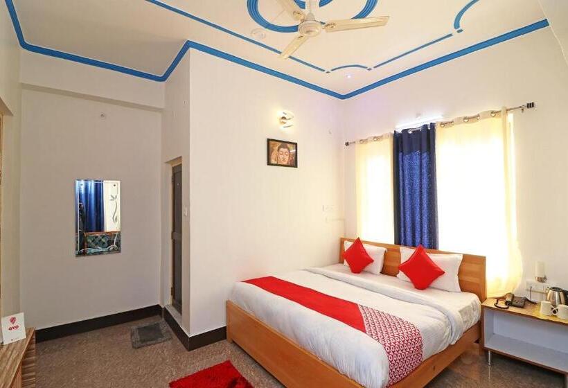 Трехместный Номер Классика, Oyo 26832 Hotel Ratnodaya