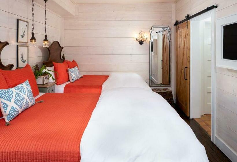 Номер Superior, The White Birch Inn
