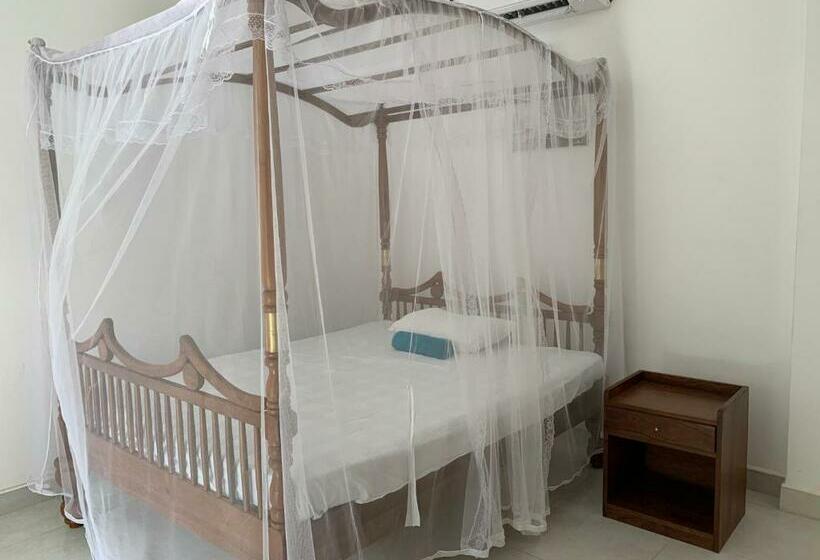 수피리어 룸, The Retreat