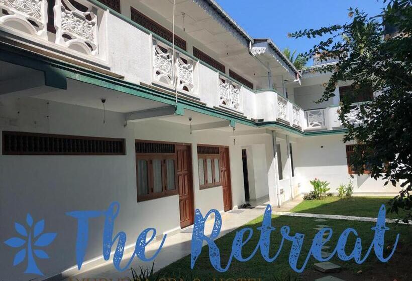 이코노미 싱글 룸, The Retreat