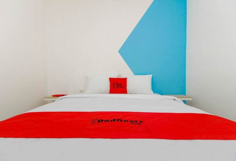 Номер Стандарт, Reddoorz Plus @ Catania Soma Rajawali
