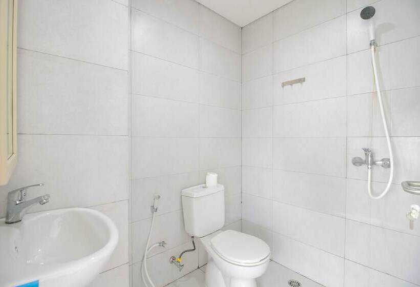 Номер Economy, Reddoorz Plus @ Catania Soma Rajawali