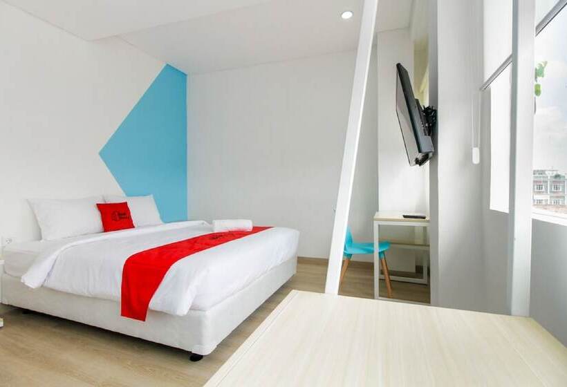 חדר אקונומי, Reddoorz Plus @ Catania Soma Rajawali