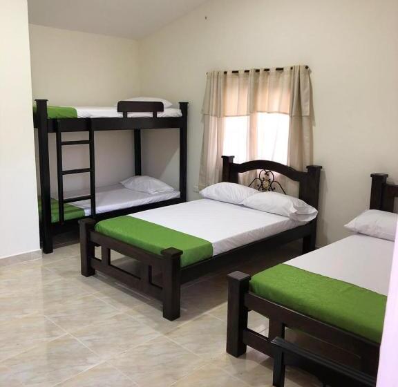 Quarto Familiar, Alojamiento Campestre Hawaii
