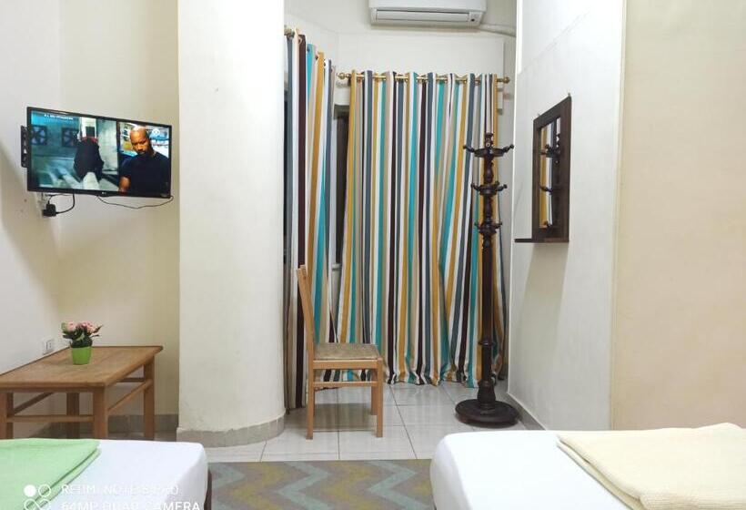 اتاق لوکس, Golden Star Hostel