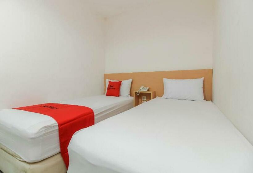 Номер Стандарт, Reddoorz Plus Near Galaxy Bekasi