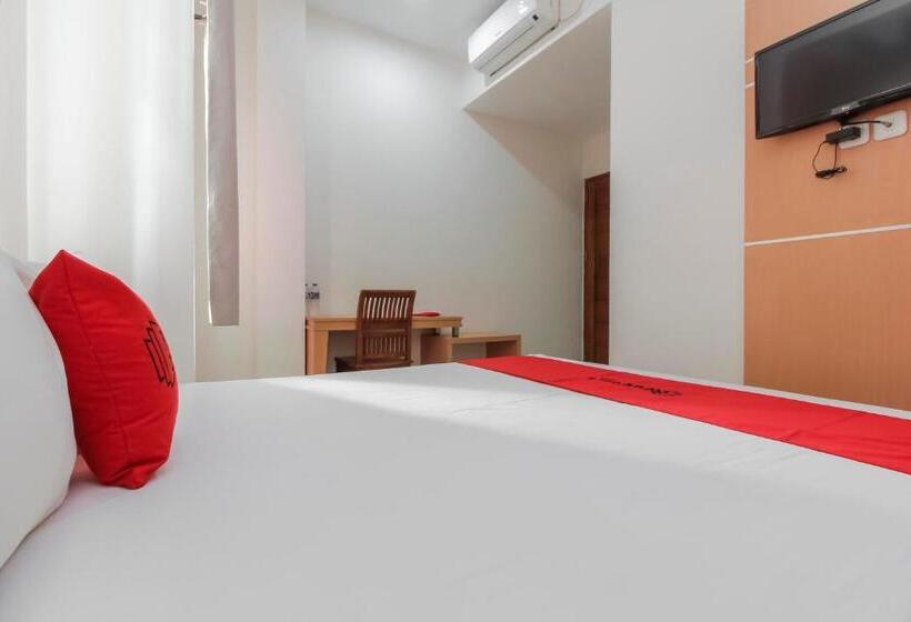 Номер Deluxe, Reddoorz Plus Near Galaxy Bekasi