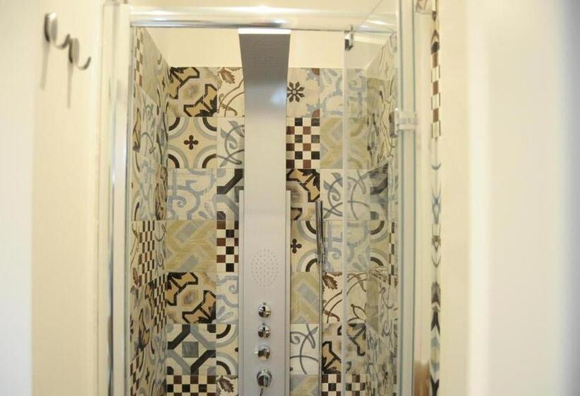 خانه 2 خوابه, The Corner 180 Suite