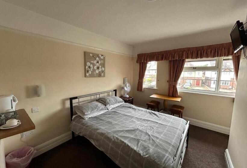 Номер Economy, Blue Boar Inn